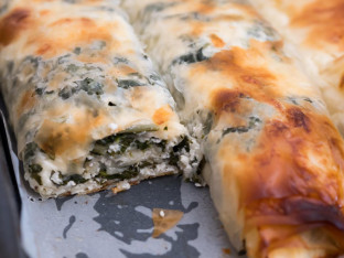 Recept dana: Pita sa sirom i špinatom
