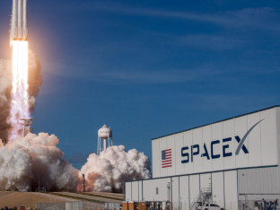 Space X планира да изађе на берзу