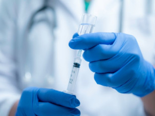 CDC zvanično prestaje da preporučuje vakcine protiv hepatitisa B za bebe