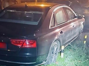Izrešetan automobil vođe navijača u Zemunu