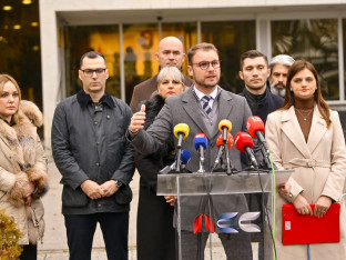 Stanivuković NSRS predao Rezoluciju o odgovornom korišćenju društvenih mreža