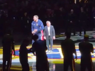 NBA uručio nagradu Jokiću (VIDEO)