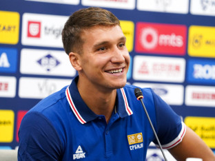 Bogdan Bogdanović oduševio prazničnom slikom sa porodicom
