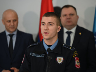 МУП Српске за херојске подвиге наградио 36 полицијских службеника