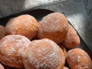 Naše bake su uvijek dodavale jedan tajni sastojak u tijesto za krofne: Zato uvijek ispadnu mekane i nikad ne upijaju ulje