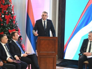 Vlada povećava minimalnu platu i uvodi novi praznik