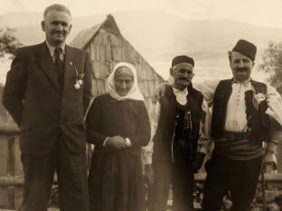 Ристо Шошић са родитељима Гаврила Принципа
