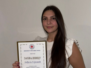 Млада Рогатичанка Анђела Гојковић испит хуманости положила на путу
