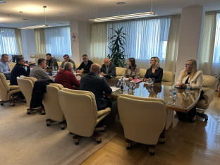 Ђокић уручио два милиона КМ за подстицаје привредним друштвима