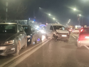 SAOBRAĆAJNI KOLAPS: Lančani sudar na Tranzitu!