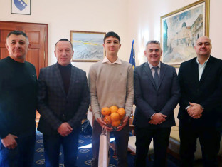 Šampionu "Oranž boula" Filipu Đokiću upriličen prijem u Brčkom