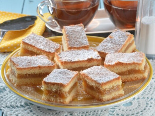 Bakin kolač sa jabukama: Bolji nego lenja pita