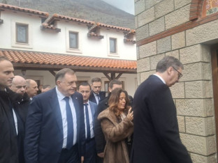 Додик дочекао Вучића у родном мјесту Светог Василија Острошког