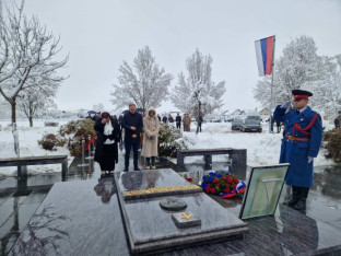 Povodom Dana Republike položeni vijenci na spomenik Milana Jelića