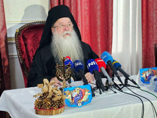 Молимо за мир славећи Божић