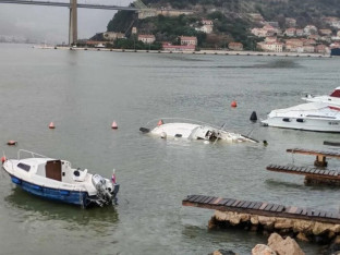 U Puli pao snijeg, Split bez pitke vode, u Dubrovniku potonuo gliser