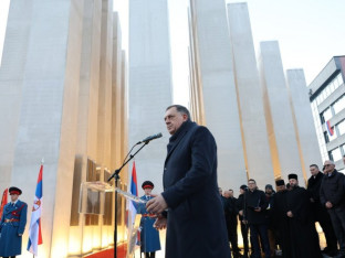 Dodik: Ono zbog čega su borci poginuli danas živi, a to je Srpska