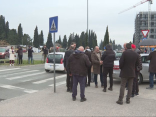 Botunjani na pola sata blokirali kružni tok na Zabjelu