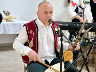 Роду Благојевићу уручене гусле