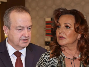 Privedene četiri osobe zbog gađanja pjevačice Ane Bekute ledenicama