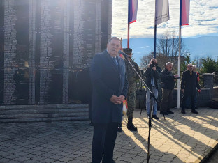 Dodik: Ubiti 30 odsto stanovništva jednog mjesta mogu samo zločinci