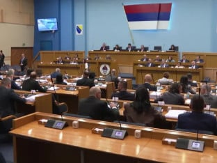 Počela posebna sjednica o ostavci premijera