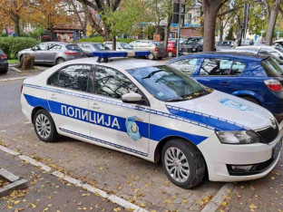 Tijelo muškarca pronađeno na klupi u Novom Sadu