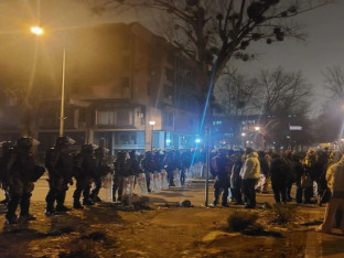 Policija istjerala studente sa Filozofskog fakulteta u Novom Sadu, najavljen protest u Beogradu