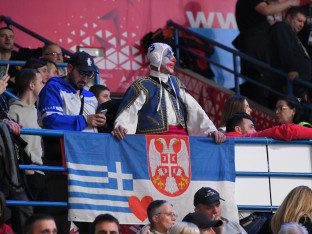 Navijači i ispred Arene prate finale Srbija – Mađarska