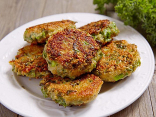 Recept dana: Pljeskavice od kinoje i kelja