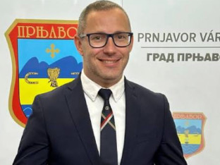 Градоначелник Прњавора потписао уговоре са 236 стипендиста