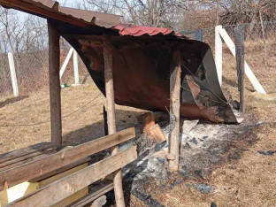Пчелару из Котор Вароша запаљен пчелињак
