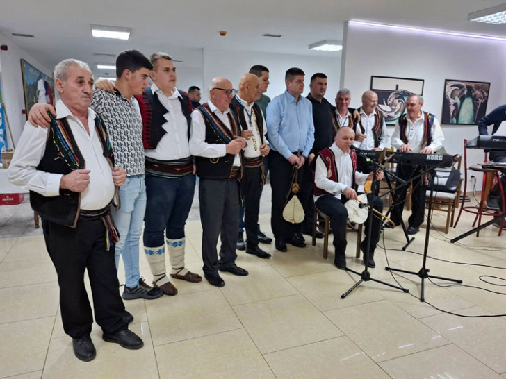 Rodu Blagojeviću uručene gusle