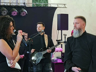 Veselje sa estradom: Otac Predrag Popović proslavio 20 godina braka! (FOTO/VIDEO)