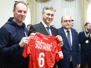 Plenković se oglasio o haosu sa dočekom rukometaša