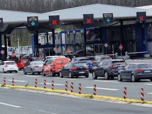 Primao platu dok je sjedio kod kuće: Uhapšen  načelnik graničnog prelaza