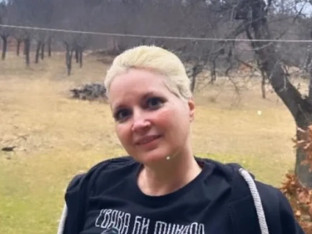 Maja Nikolić pozirala u majici sa stihovima Baje Malog Knindže