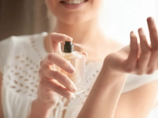 Parfem vam ne traje cijeli dan? Pet jednostavnih pravila koja prave ogromnu razliku