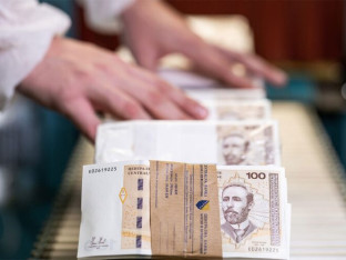 Rast plata povukao novi talas zaduženja