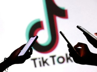 Бесконачно скроловање на ТикТоку под лупом