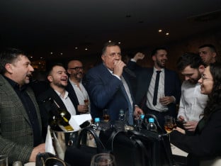 Rukovodstvo SNSD-a slavi u Banjaluci