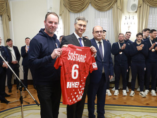 Šta je doček rukometaša donio HDZ-u i Plenkoviću