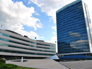 Rastu primanja zaposlenim u DKP-u