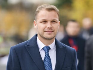 Oglasio se Stanivuković: Mene i moje saradnike redovno maltretiraju na hrvatskim graničnim prelazima