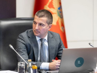 Bečić: Vozači mlađi od 21 godine neće moći da voze od ponoći do pet sati ujutru