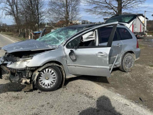 Saobraćajka kod Prijedora: Autom sletio sa kolovoza
