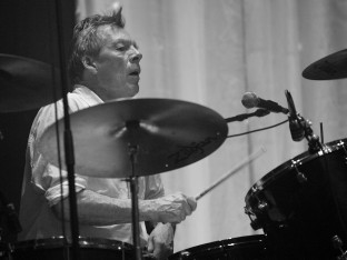 Preminuo Endrju Ranken, bubnjar irske grupe "The Pogues"