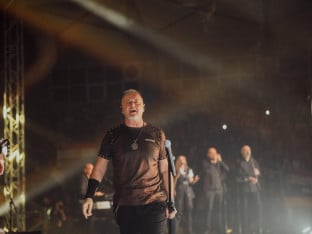 Tompson održao koncert u Širokom Brijegu, publika uzvikivala "Za dom spremni" (FOTO; VIDEO)