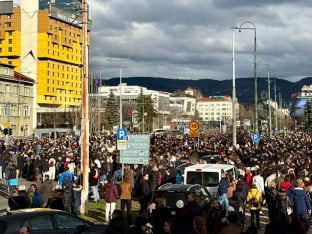 Protestima i danas građani traže odgovornost za tramvajsku nesreću i smrt mladića
