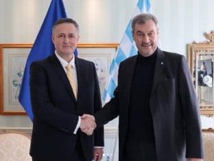 Bećirović se sastao sa premijerom Bavarske i nije pitao gdje je zastava Njemačke